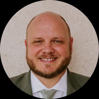 Portrait photo of Justin Schroeder